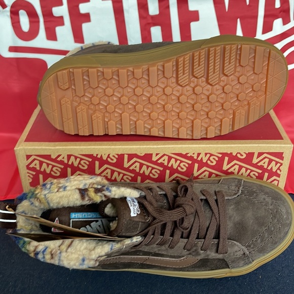 Vans Men’s Sk8-Hi Mte-1
Brown/Gum
VN0A5HZYB7G
 boots - Picture 4 of 16